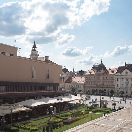 Old Town Square Apartment Novi Sad Buitenkant foto