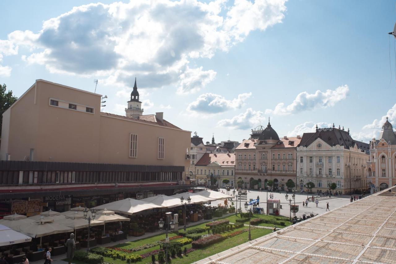 Old Town Square Apartment Novi Sad Buitenkant foto